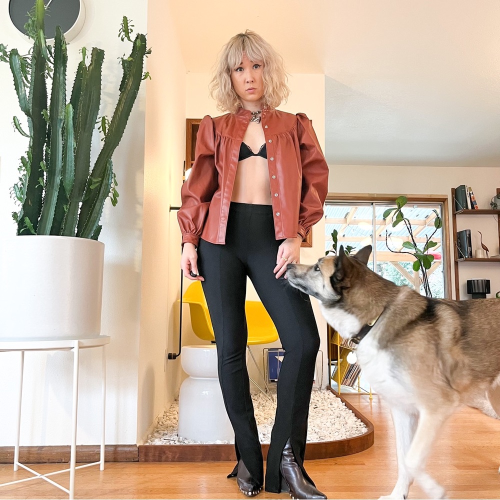 SOLD ON DEPOP 🌻 Levi’s Vegan Leather Darby Blouse - Picture 3 of 5